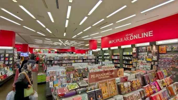 POPULAR bookstore @ AEON Mall Ipoh Station 18