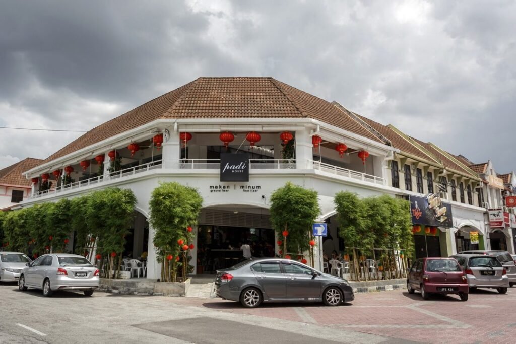 White On White | Greentown | Ipoh Florist