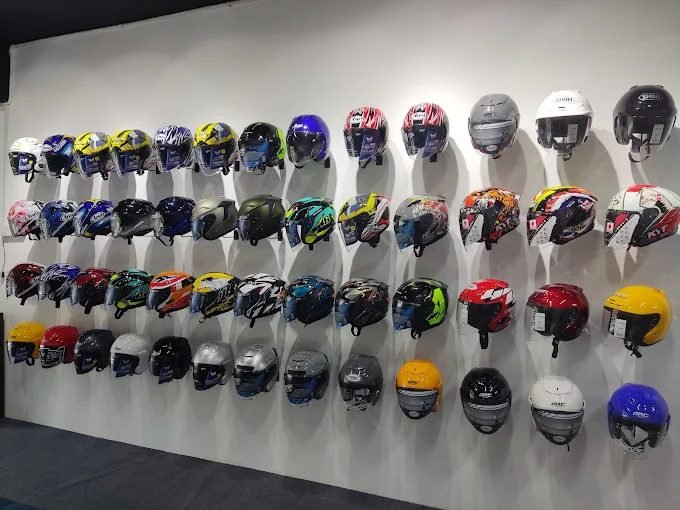 Aisyuk Helmet