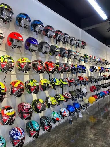 Helmet Cantik Shah Alam