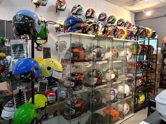 ZZ CONCEPT STORE (Accessories & Autoparts)