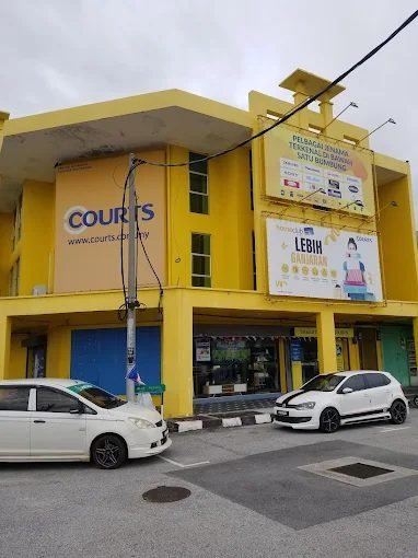 COURTS Manjung