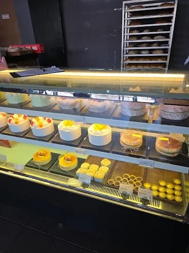 Crown Bakery & Cafe Lintas Square