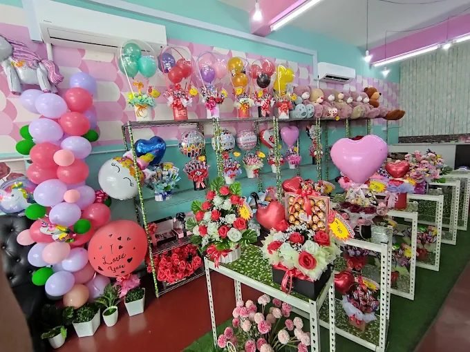 Nurul Surprise Bouquet Flowers Kulim