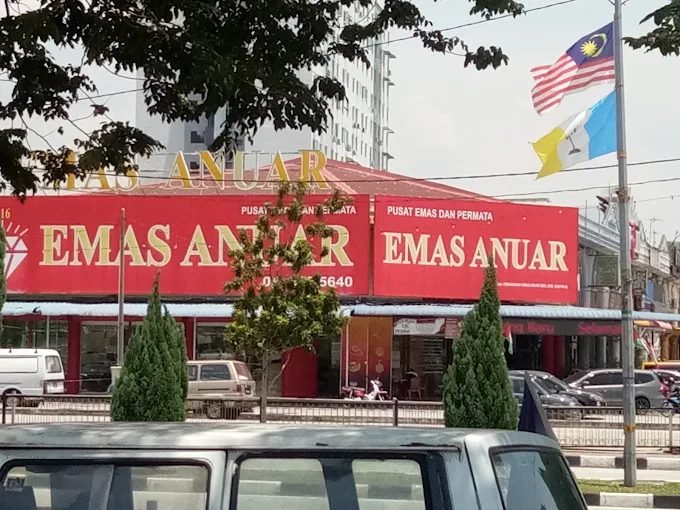 Perniagaan Emas Anuar