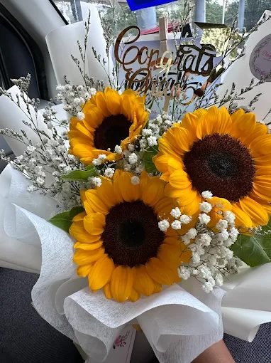 Pinsy Petals Florist & Gift
