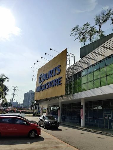 COURTS Kota Damansara