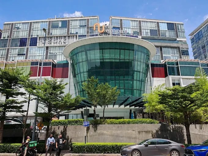 Empire Shopping Gallery