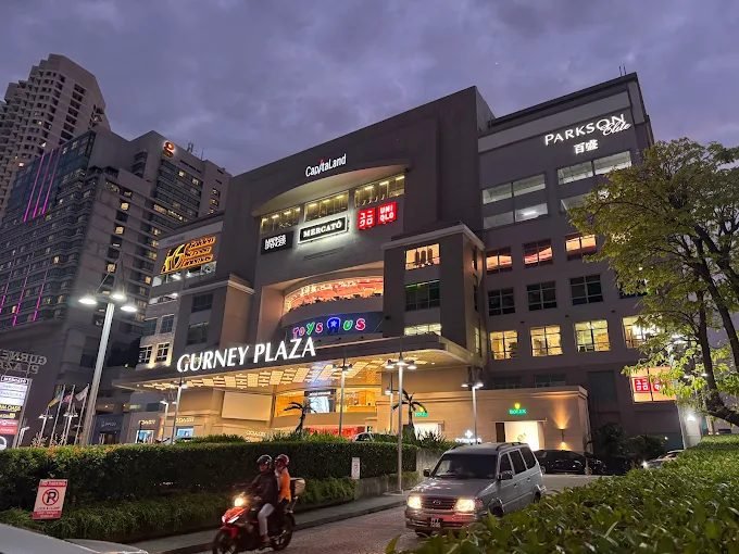 Gurney Plaza