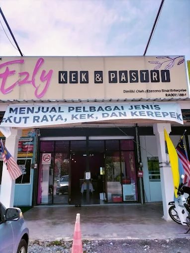 Ezly Kek & Pastri