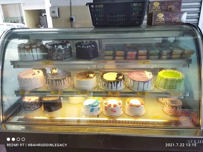 Kek Lapis Bajet by Bahruddin Legacy